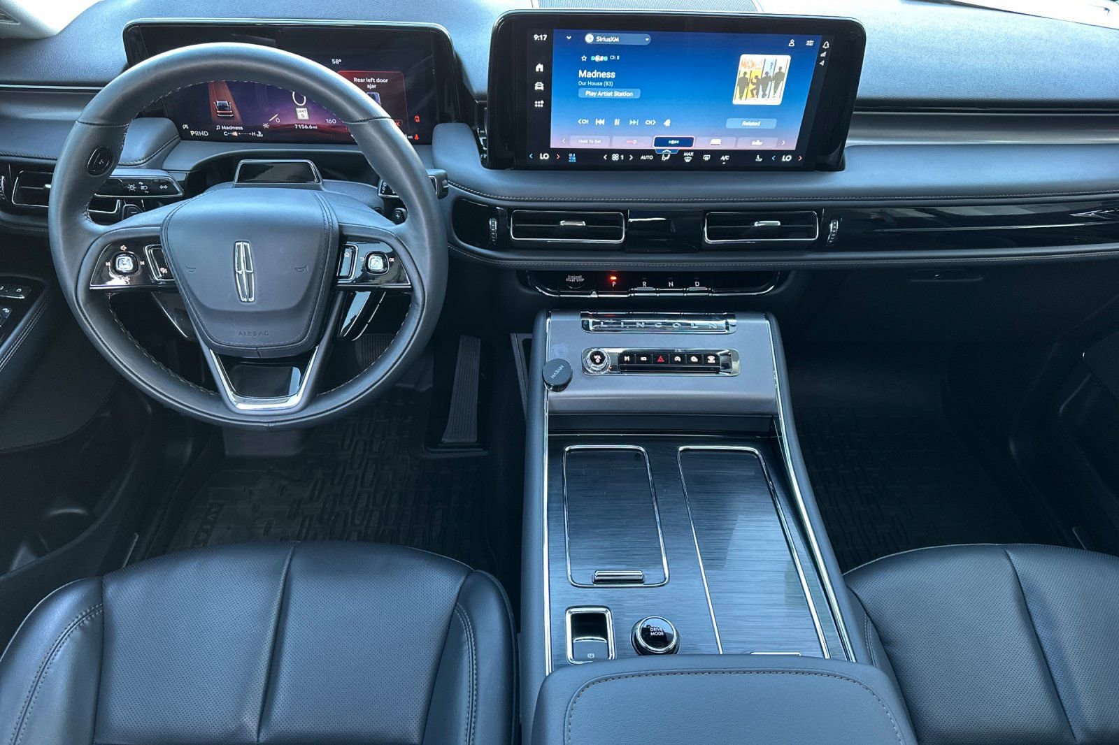 Used 2025 Lincoln Aviator AWD image 16
