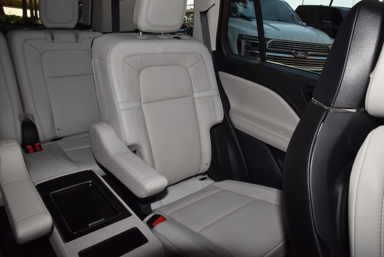 Certified 2026 Lincoln Aviator Reserve AWD/4WD image 23