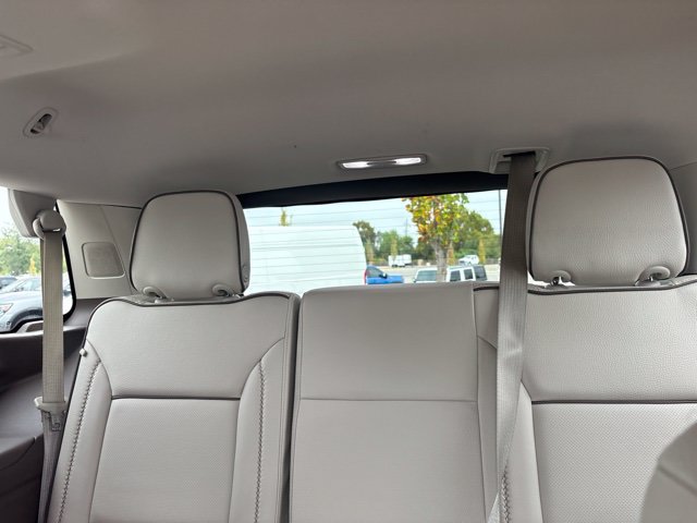 Used 2023 GMC Yukon Denali w/ Advanced Technology Package AWD/4WD image 27