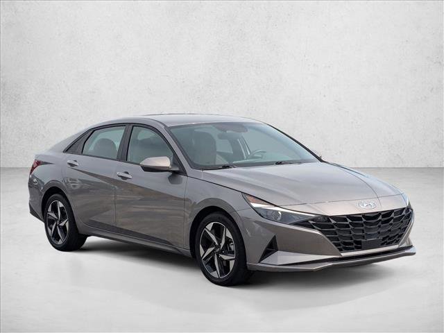 Used 2023 Hyundai Elantra SEL w/ Convenience Package FWD image 3