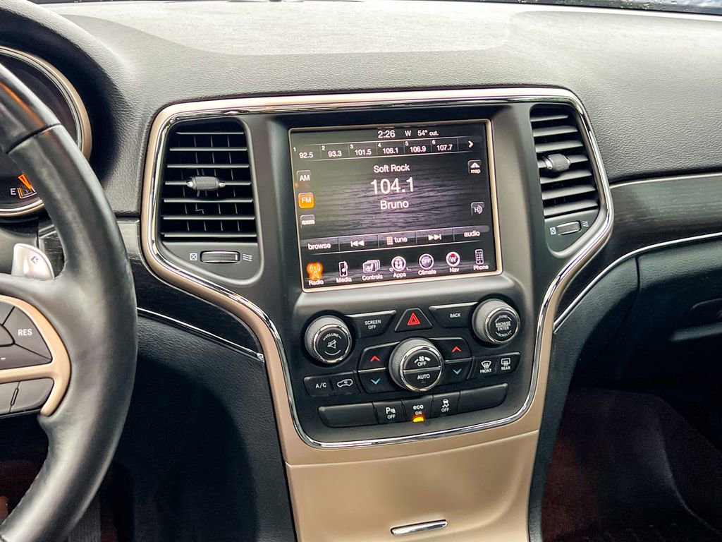 Used 2014 Jeep Grand Cherokee Limited w/ Luxury Group II image 16