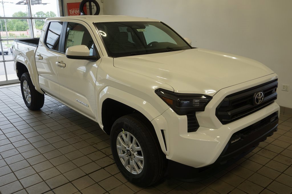 New 2025 Toyota Tacoma SR5 image 2