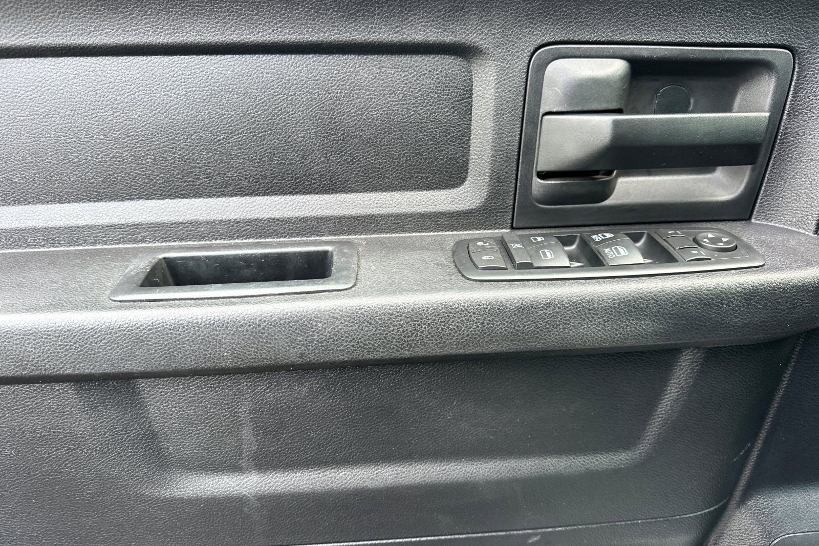 Used 2016 RAM 1500 Express AWD/4WD image 10