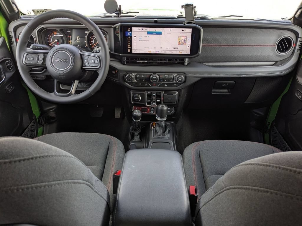 Used 2025 Jeep Wrangler Unlimited Rubicon w/ Convenience Group AWD/4WD image 25