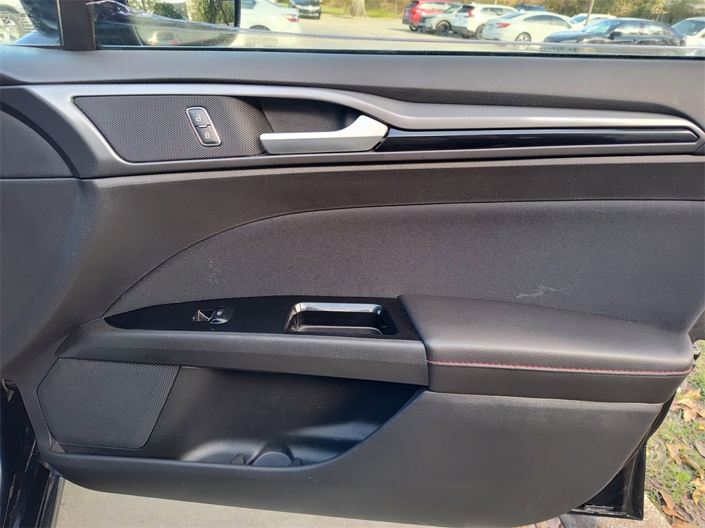 Used 2014 Ford Fusion SE image 28