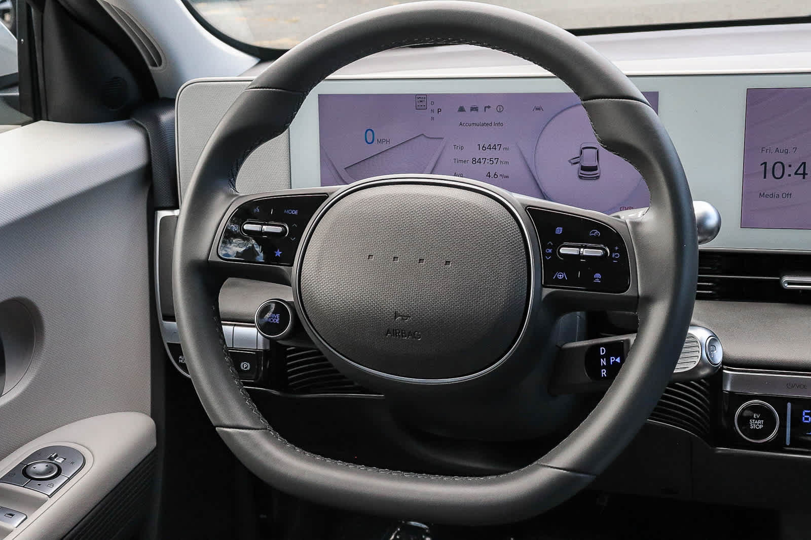 Used 2024 Hyundai Ioniq 5 SE RWD image 21