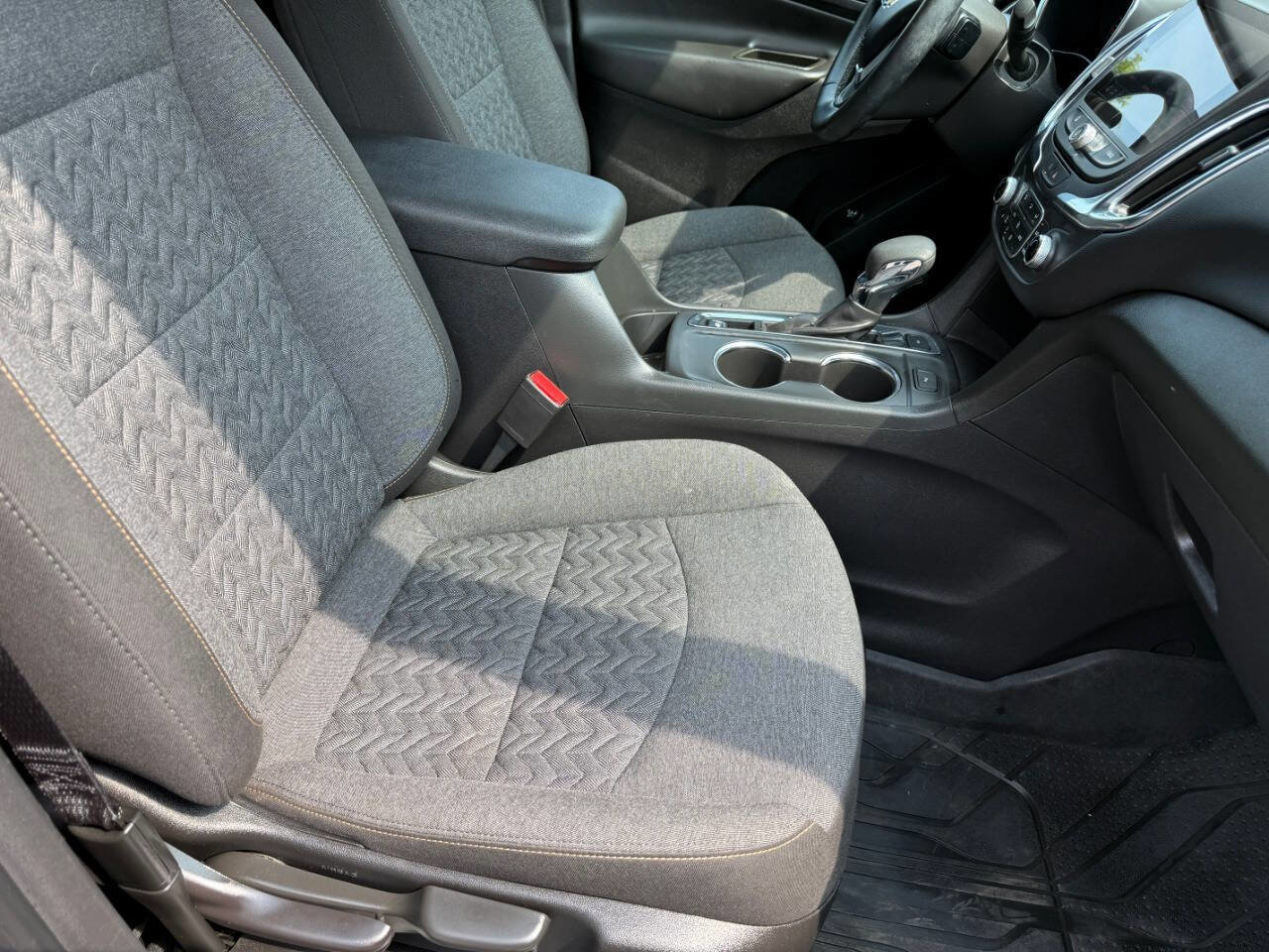 Used 2023 Chevrolet Equinox LT image 34