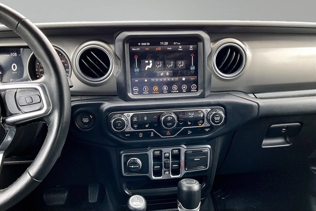 Used 2018 Jeep Wrangler Unlimited Sahara AWD/4WD image 24