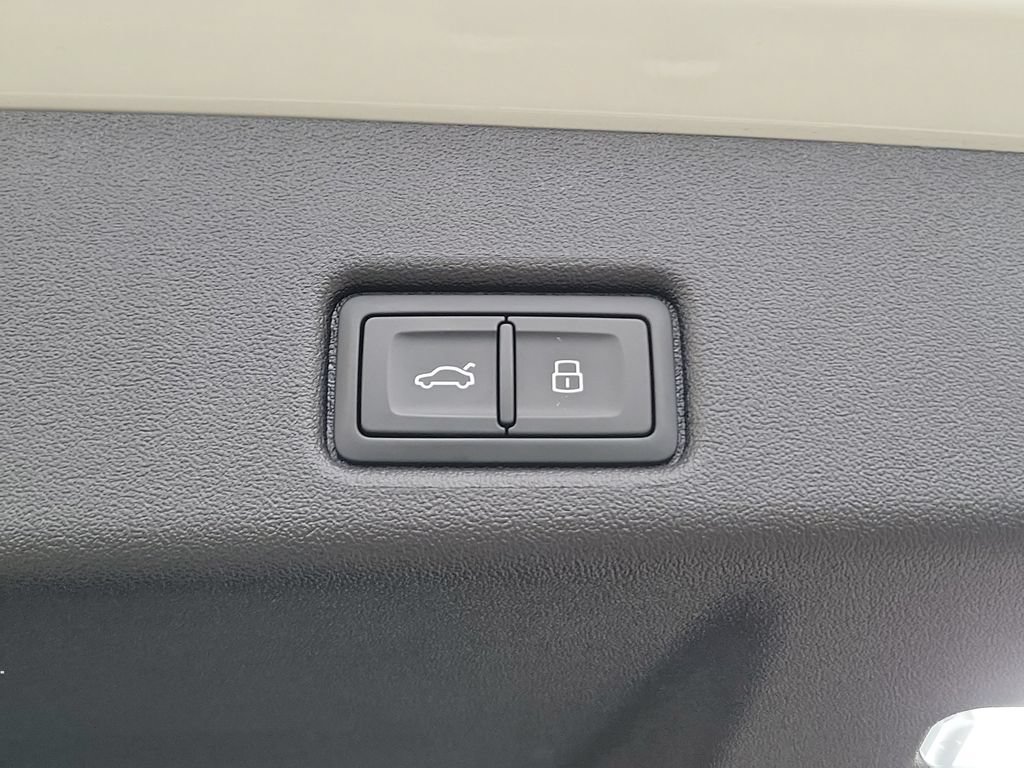 Certified 2025 Audi Q5 Premium Plus w/ Premium Plus AWD/4WD image 15