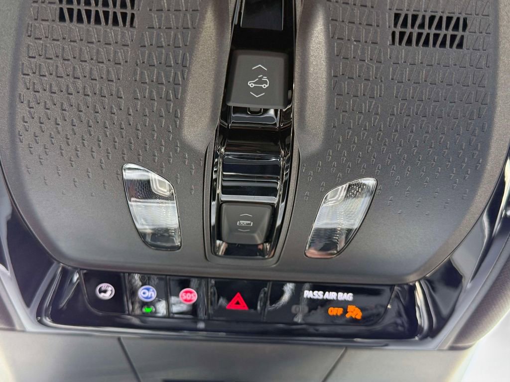 Used 2024 Cadillac Lyriq Sport image 28