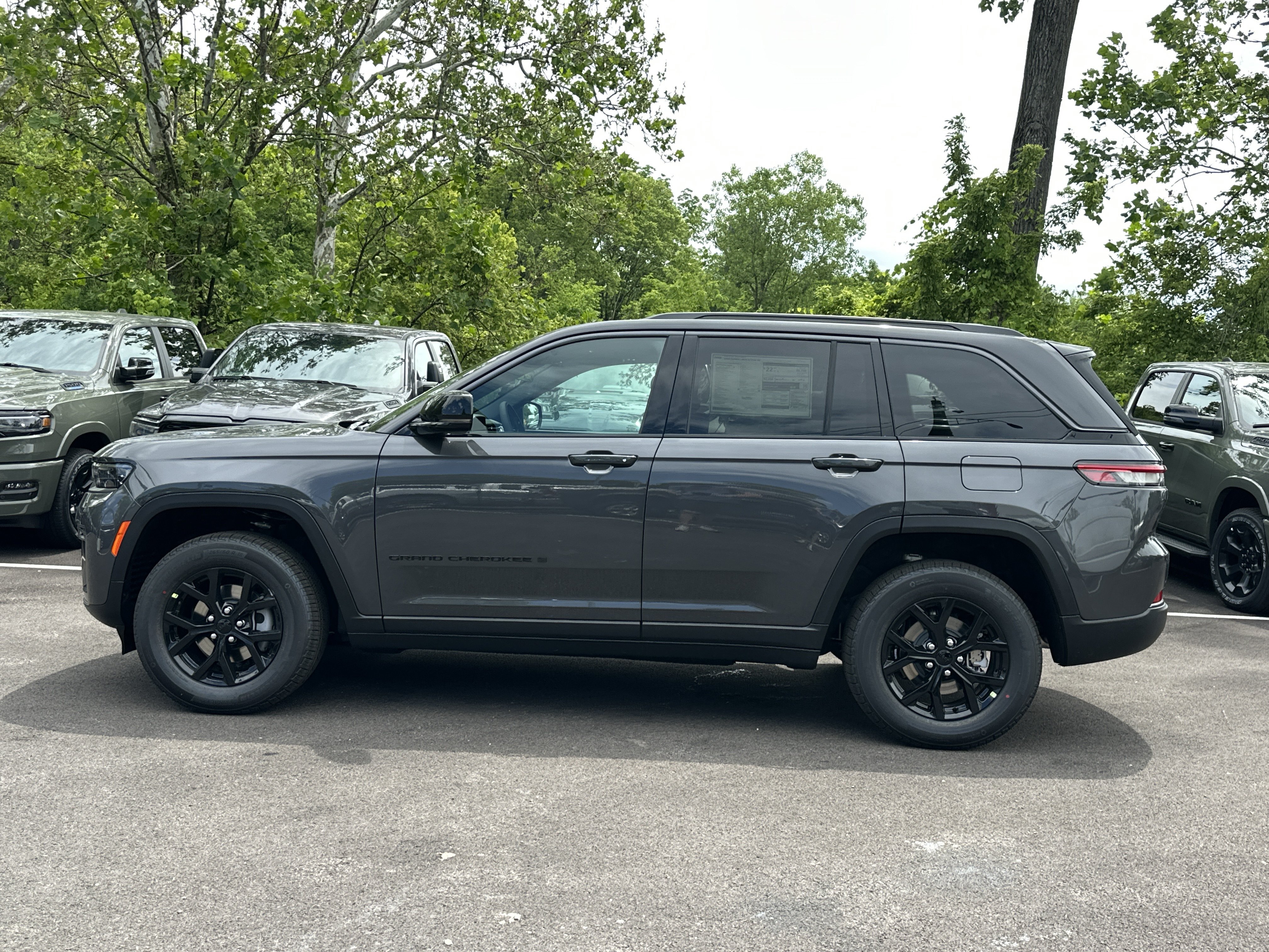 New 2026 Jeep Grand Cherokee Altitude AWD/4WD image 22