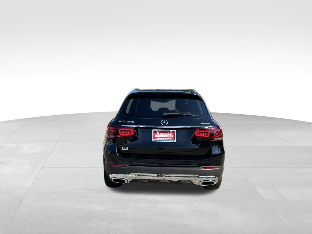 Used 2022 Mercedes-Benz GLC 300 4MATIC image 4