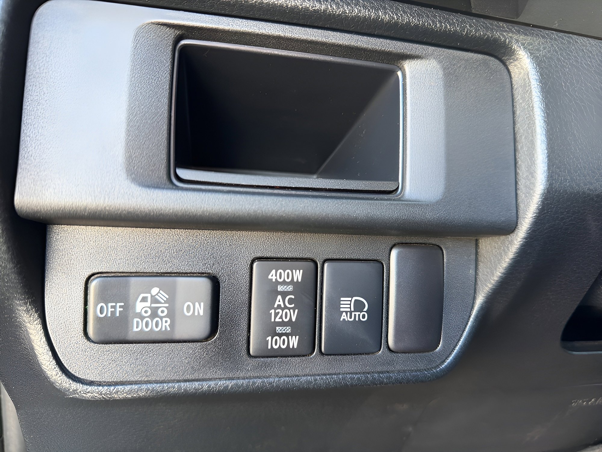 Used 2018 Toyota Tacoma TRD Sport image 24