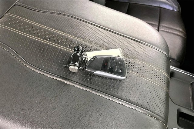 Used 2024 Chevrolet Silverado 1500 High Country w/ Technology Package image 35