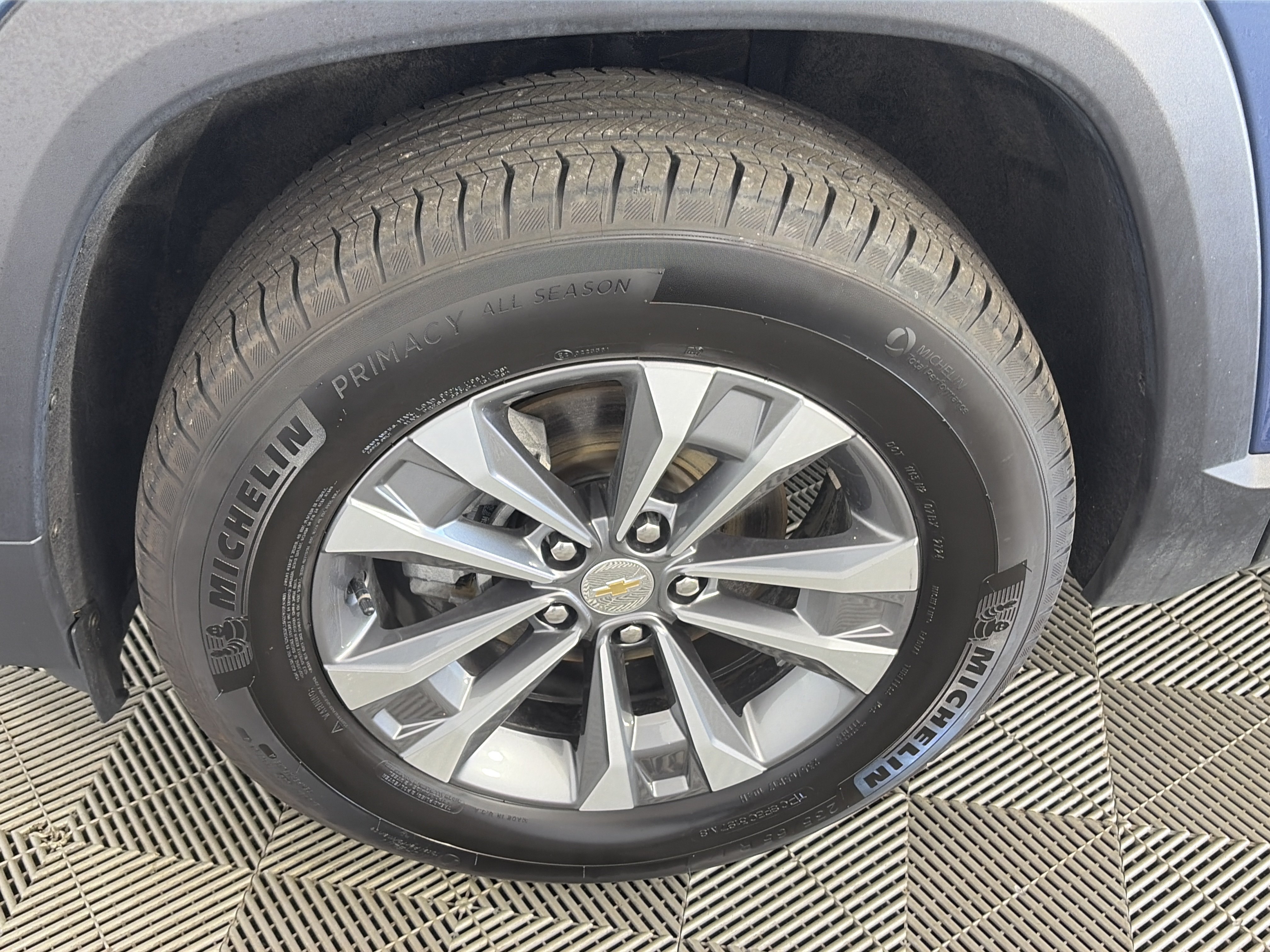 Certified 2025 Chevrolet Equinox LT w/ Safety and Technology Package AWD/4WD image 13
