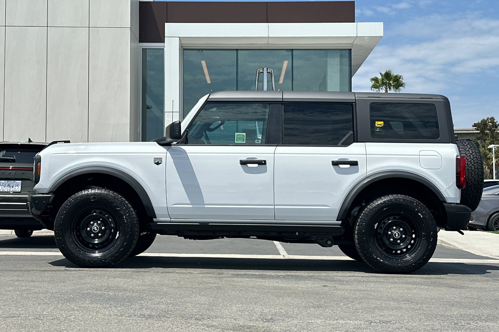 New 2026 Ford Bronco Big Bend w/ Black Diamond Package AWD/4WD image 6