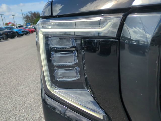 Used 2023 GMC Yukon Denali Ultimate w/ LPO, Floor Liner Package image 9