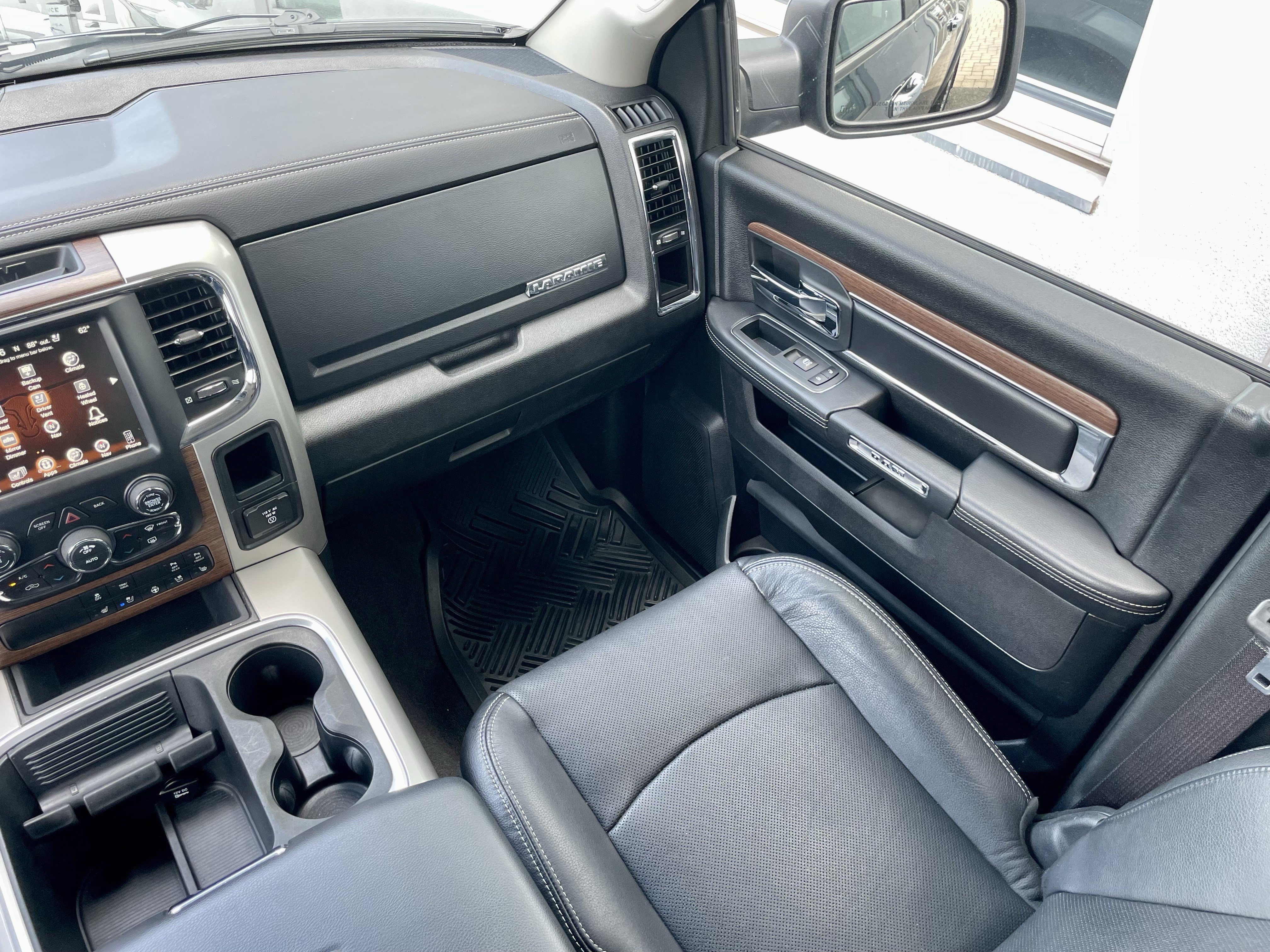 Used 2017 RAM 1500 Laramie w/ Convenience Group AWD/4WD image 17