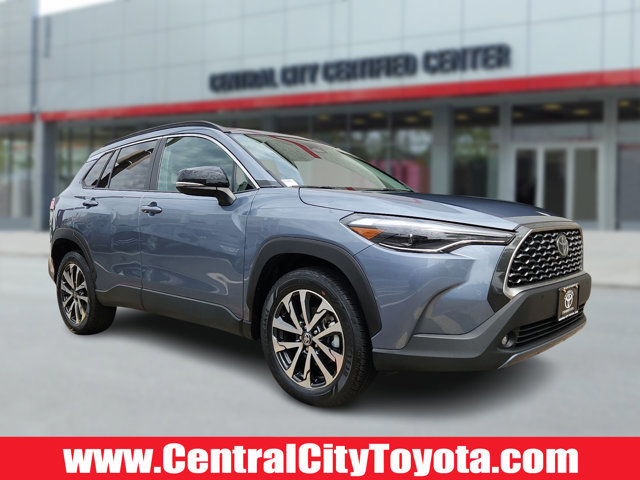 Used 2025 Toyota Corolla Cross XLE AWD/4WD image 1
