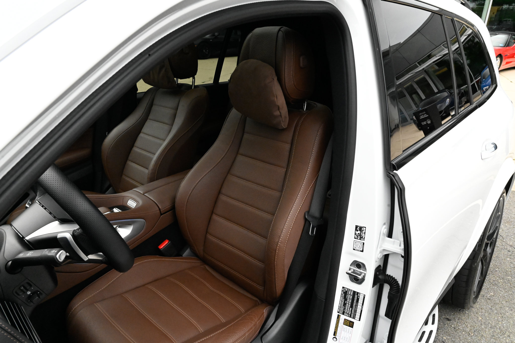 Used 2025 Mercedes-Benz GLS 580 4MATIC image 19