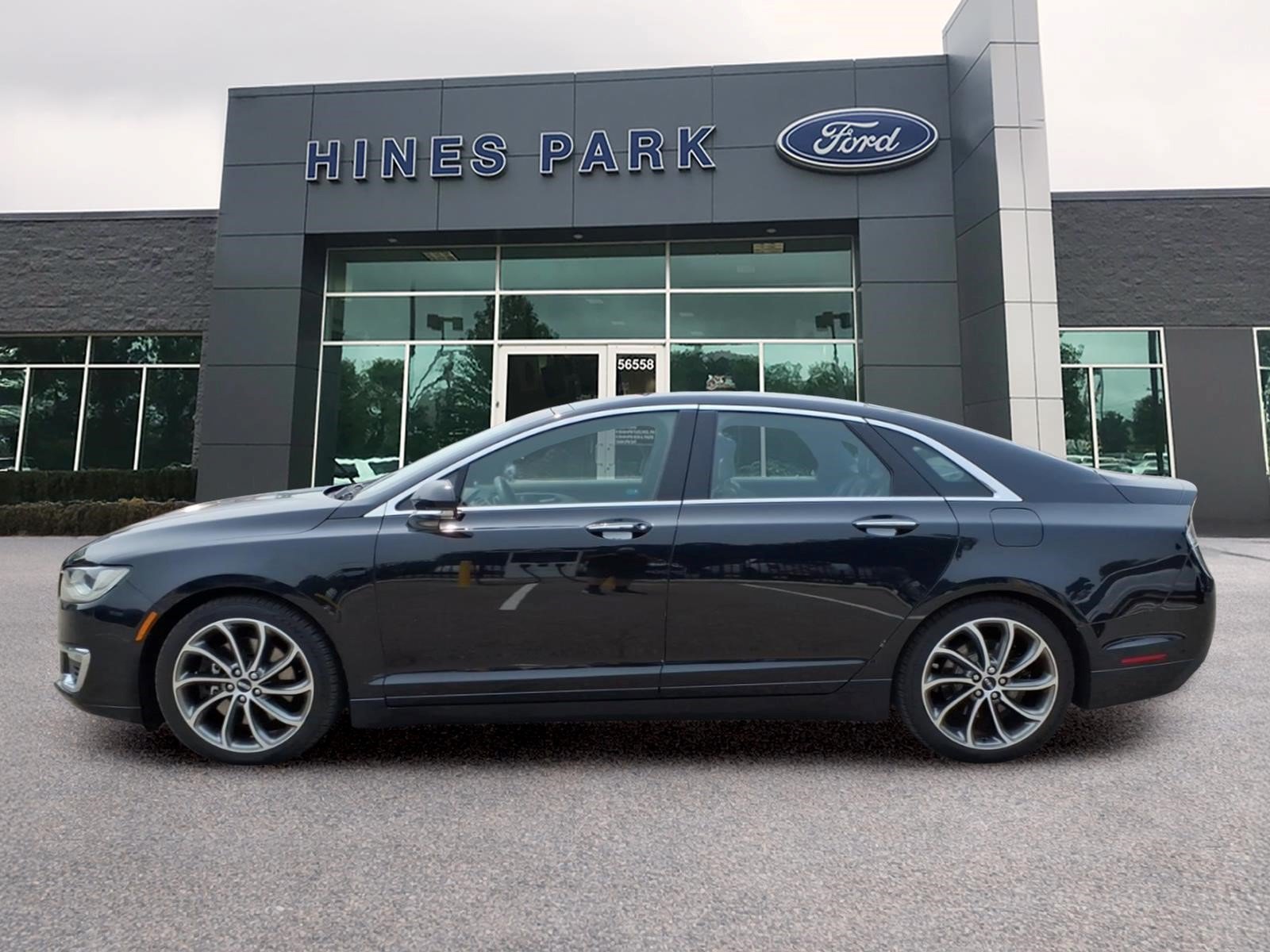 Used 2017 Lincoln MKZ Reserve w/ Drivers Package AWD/4WD image 4