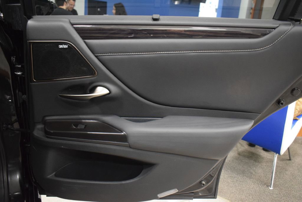 Used 2019 Lexus ES 350 Ultra Luxury image 16