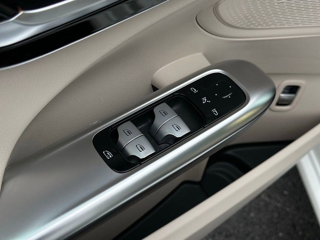 Used 2023 Mercedes-Benz C 300 4MATIC Sedan image 19