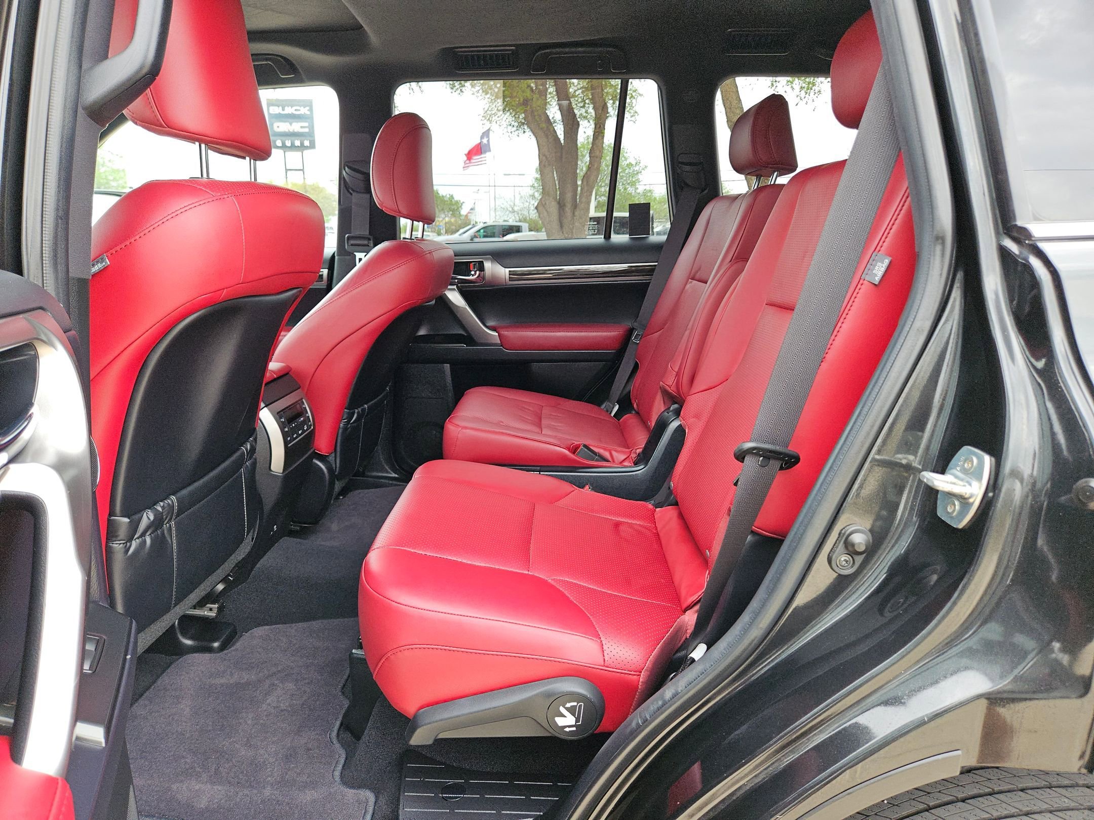 Used 2023 Lexus GX 460 Luxury w/ Sport Design Package image 14