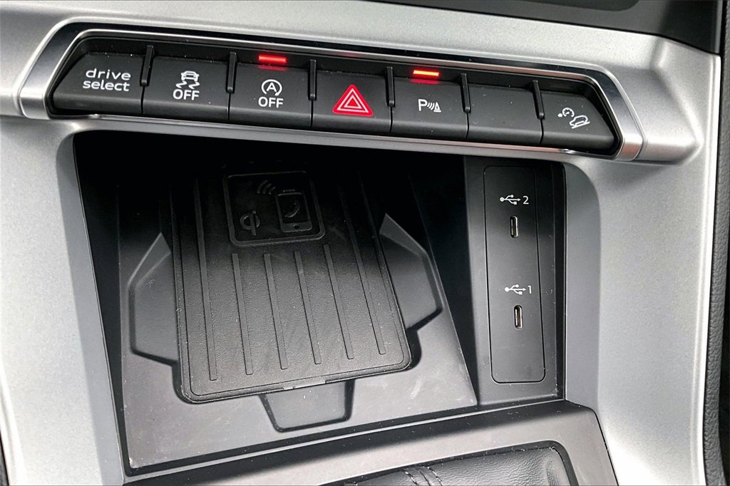 Used 2025 Audi Q3 2.0T Premium w/ Convenience Package image 16