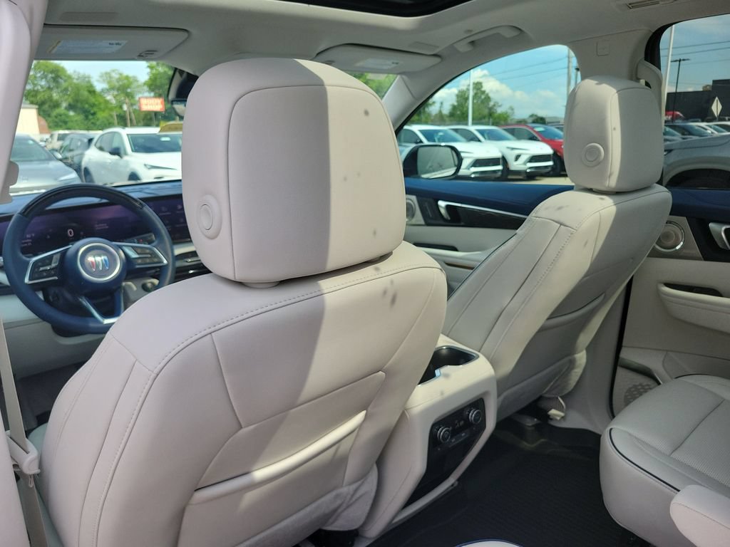 Used 2025 Buick Enclave Avenir w/ Super Cruise Package FWD image 15