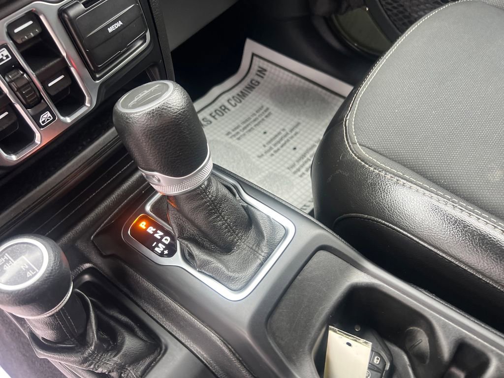 Used 2021 Jeep Gladiator Sport image 23