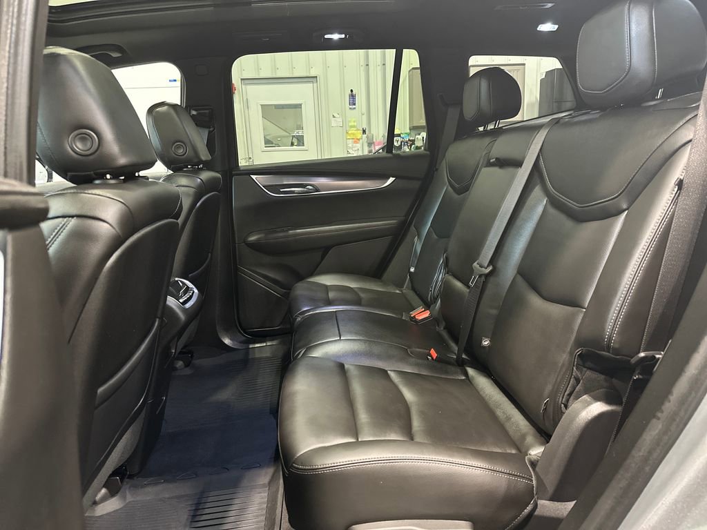 Used 2024 Cadillac XT6 Luxury w/ LPO, Floor Liner Package AWD/4WD image 28