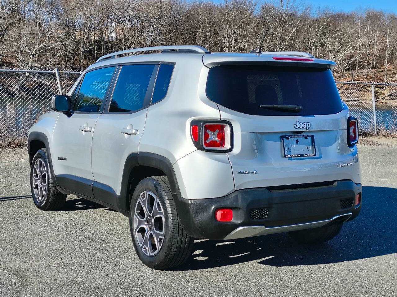 Used 2015 Jeep Renegade Limited w/ Safety & Security Group I image 5