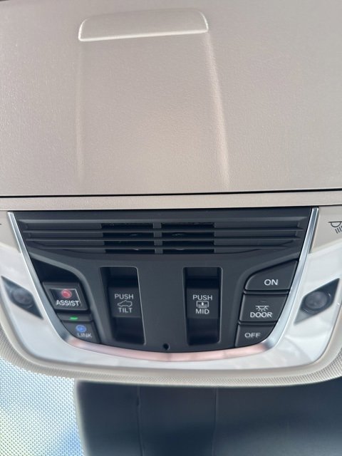 Certified 2024 Acura RDX w/ Technology Package image 32