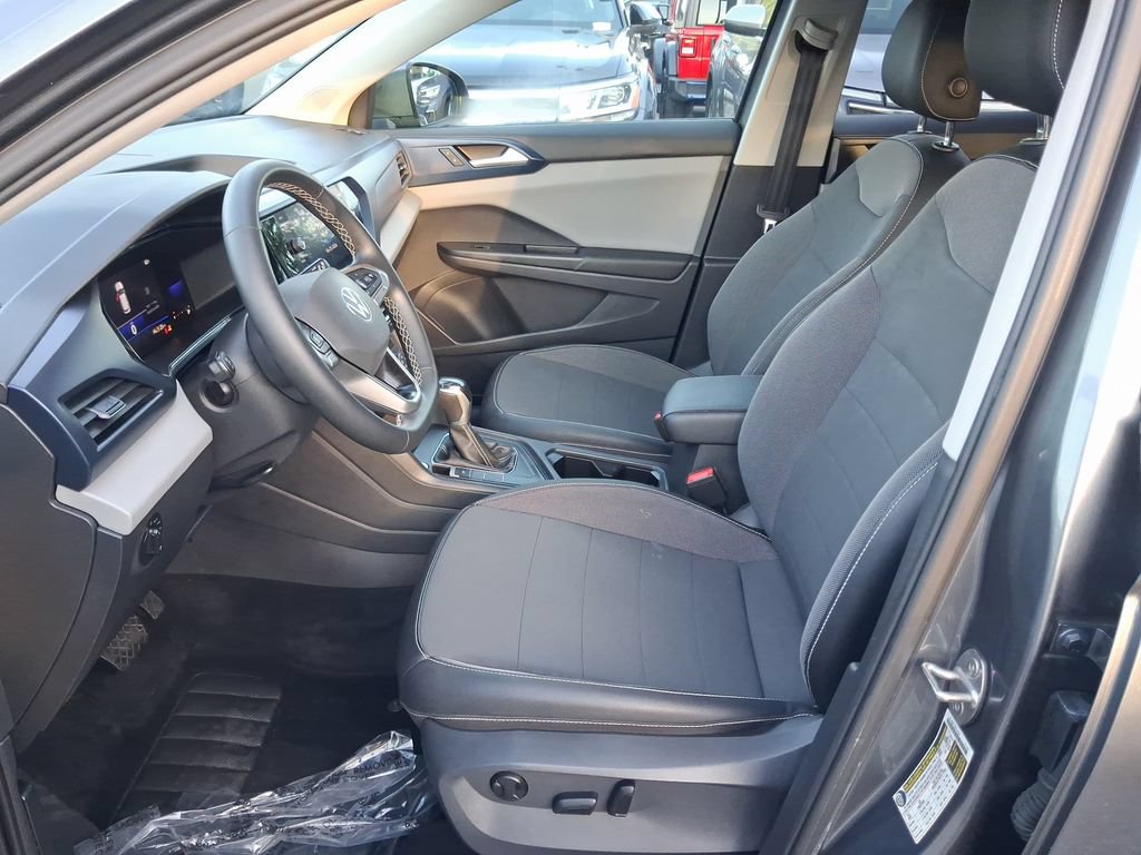 Certified 2022 Volkswagen Taos SE FWD image 14
