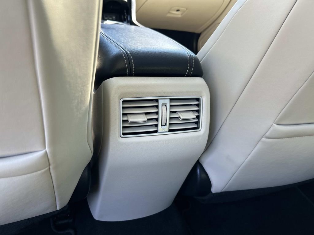 Used 2017 Nissan Maxima Platinum w/ Interior Lighting Package image 17