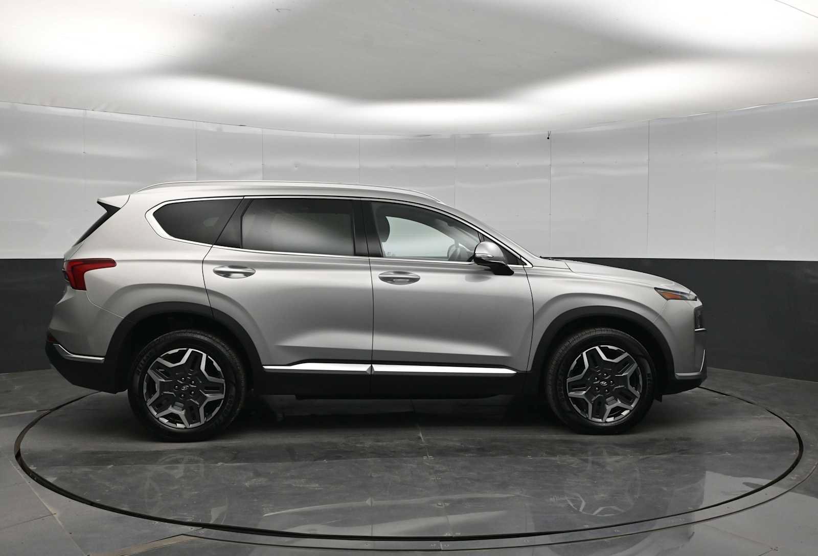 Used 2022 Hyundai Santa Fe SEL Premium w/ Cargo Package AWD/4WD image 9