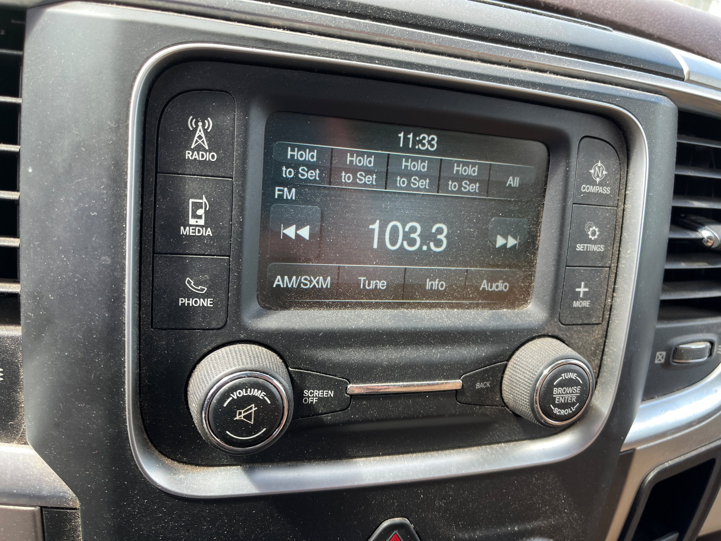 Used 2018 RAM 2500 SLT AWD/4WD image 17