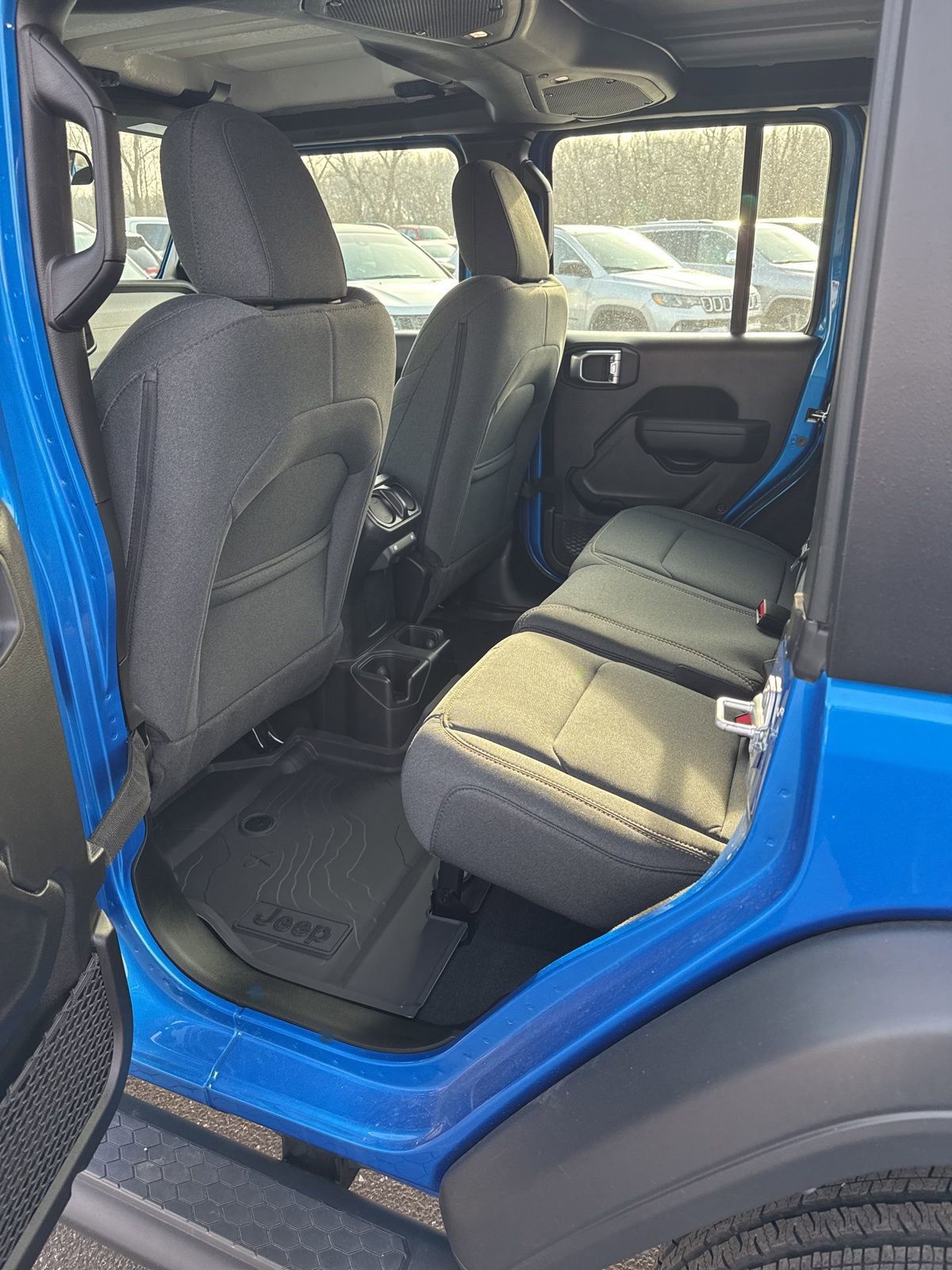 Used 2025 Jeep Wrangler Sport image 17