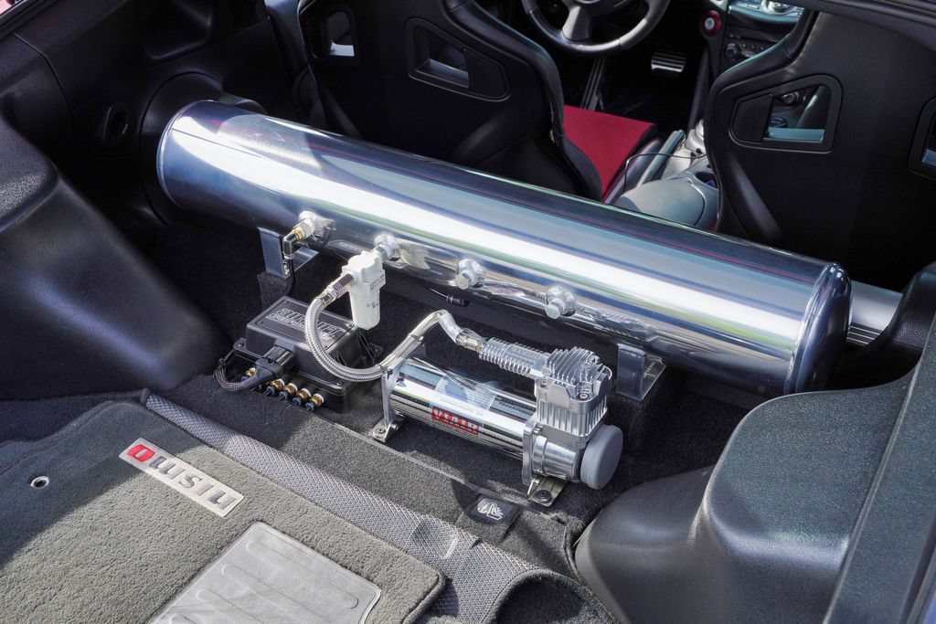 Used 2017 Nissan 370Z NISMO RWD image 32