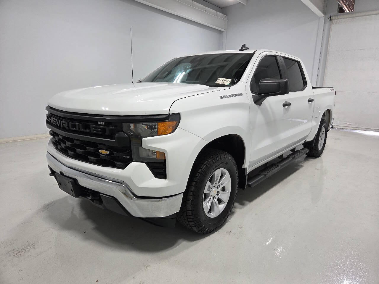 Used 2023 Chevrolet Silverado 1500 W/T w/ Trailering Package AWD/4WD image 3