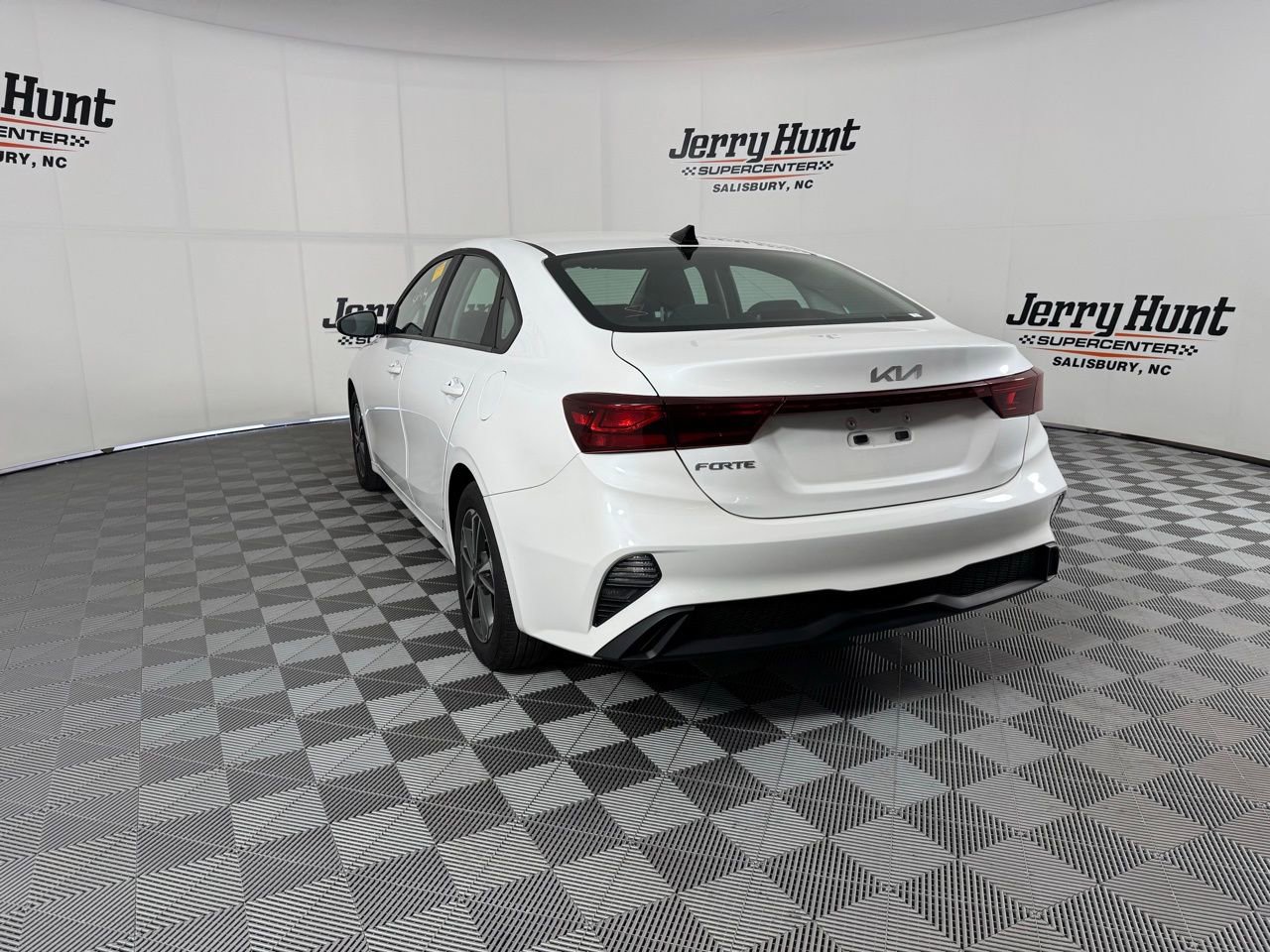 Used 2024 Kia Forte LXS image 10