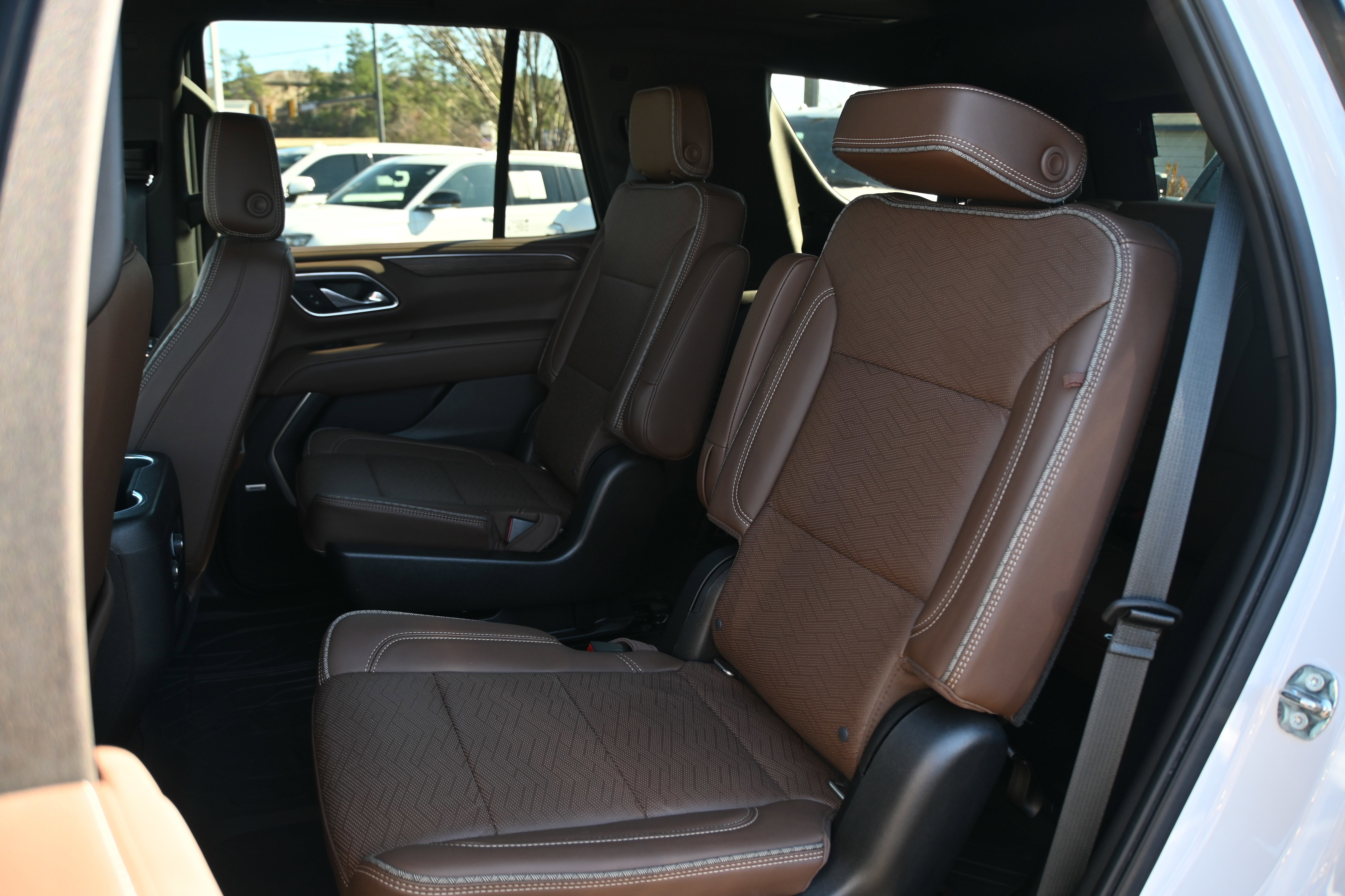 Used 2021 Chevrolet Tahoe High Country w/ Premium Package image 11