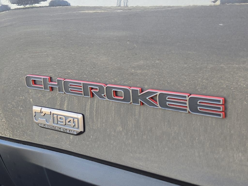 Used 2017 Jeep Cherokee 75th Anniversary image 31