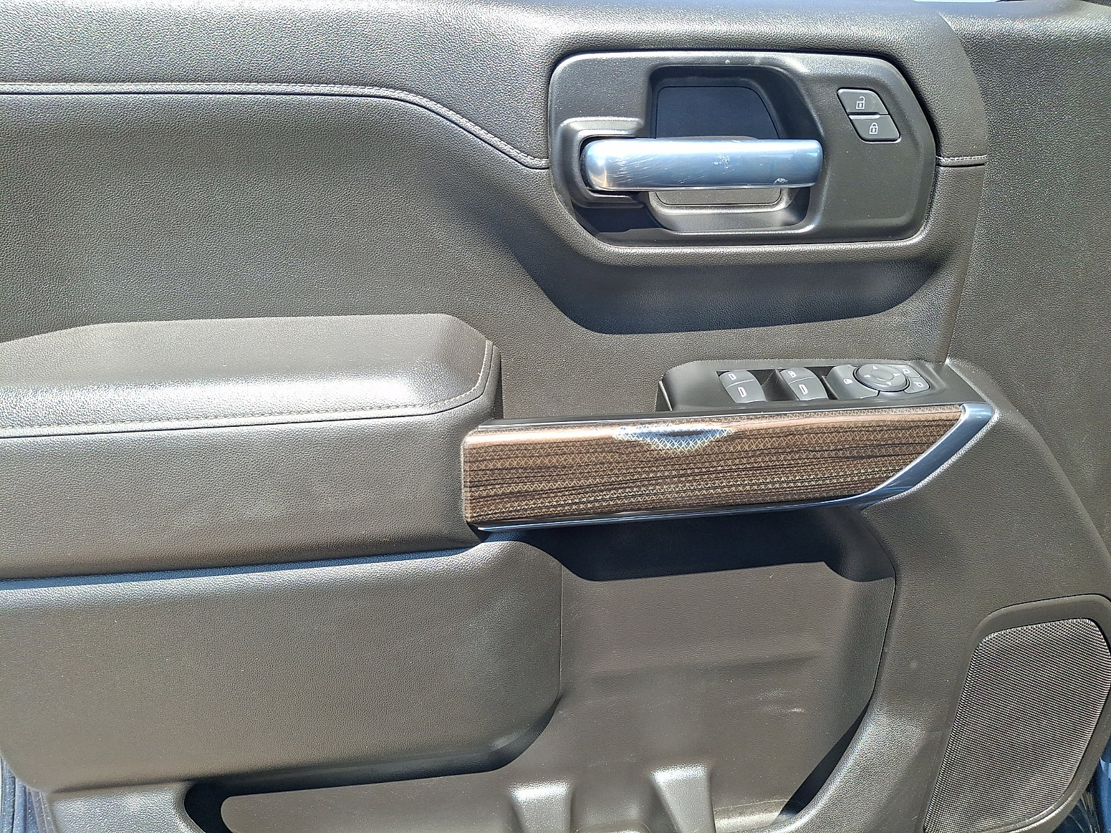 Used 2022 Chevrolet Silverado 1500 RST w/ Bed Protection Package AWD/4WD image 12