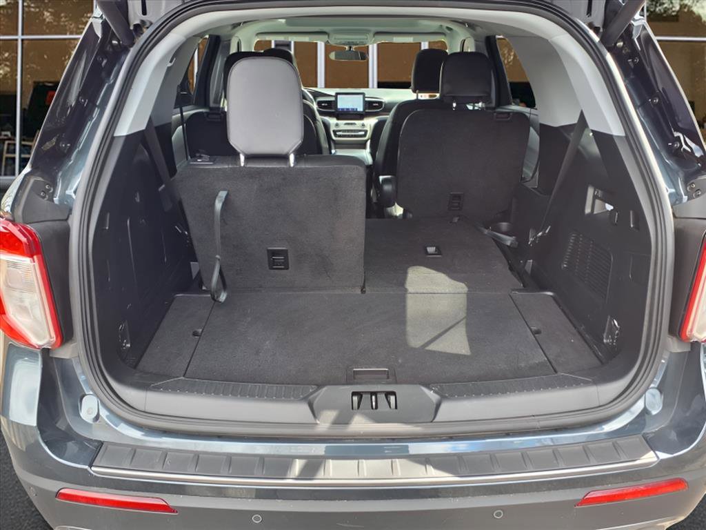 Used 2022 Ford Explorer XLT w/ Equipment Group 202A image 10