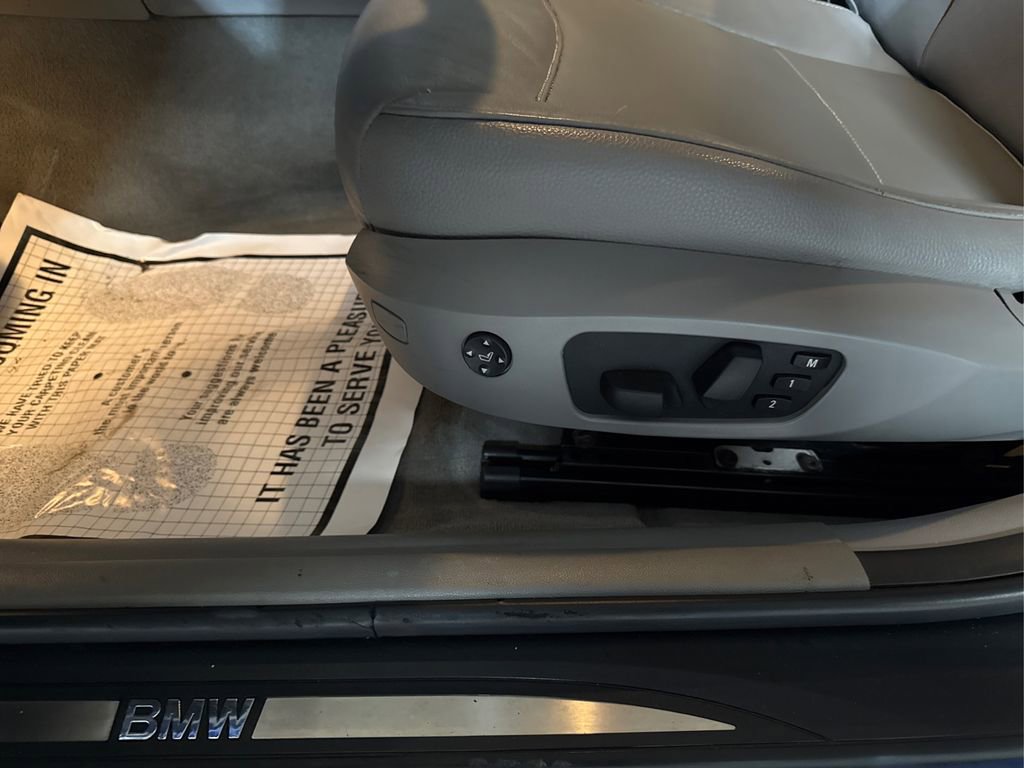 Used 2011 BMW 335i Sedan image 39