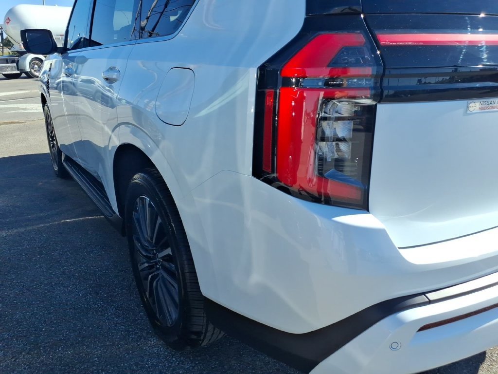 New 2027 Nissan Armada Platinum Reserve AWD/4WD image 17