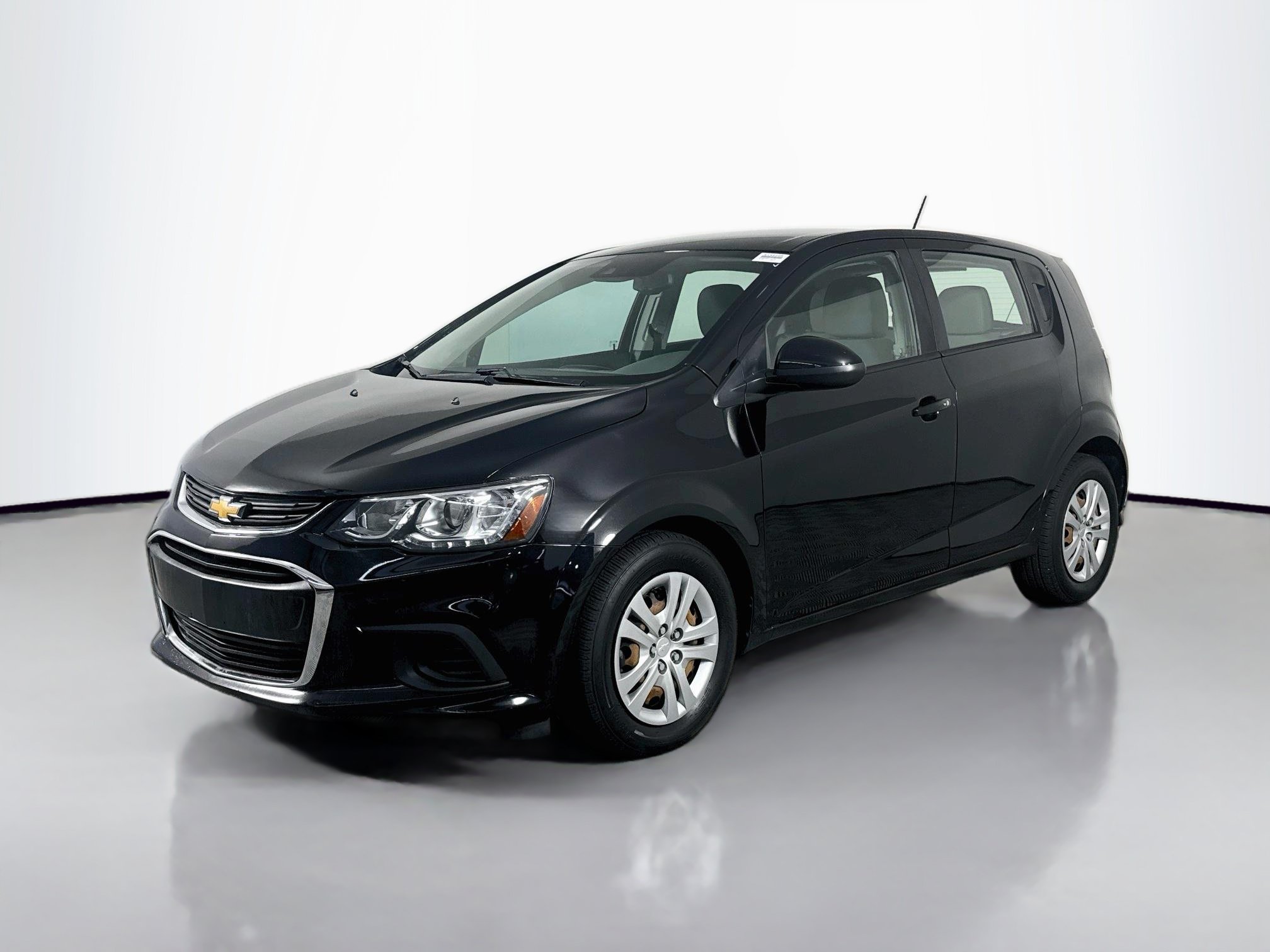 Used 2020 Chevrolet Sonic LT FWD image 4