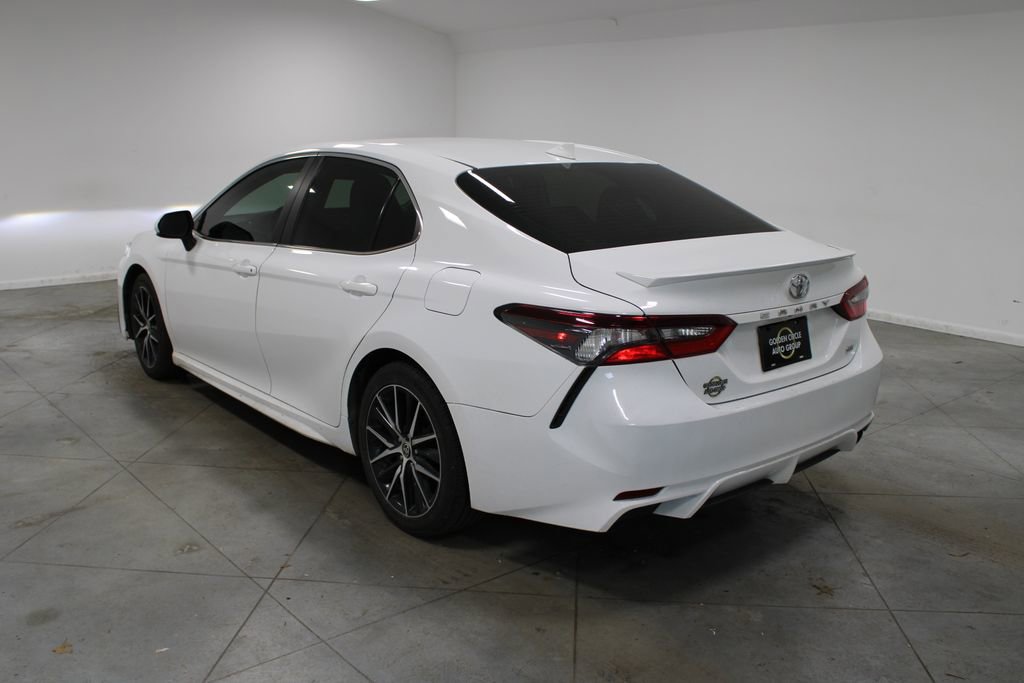 Used 2021 Toyota Camry SE image 7